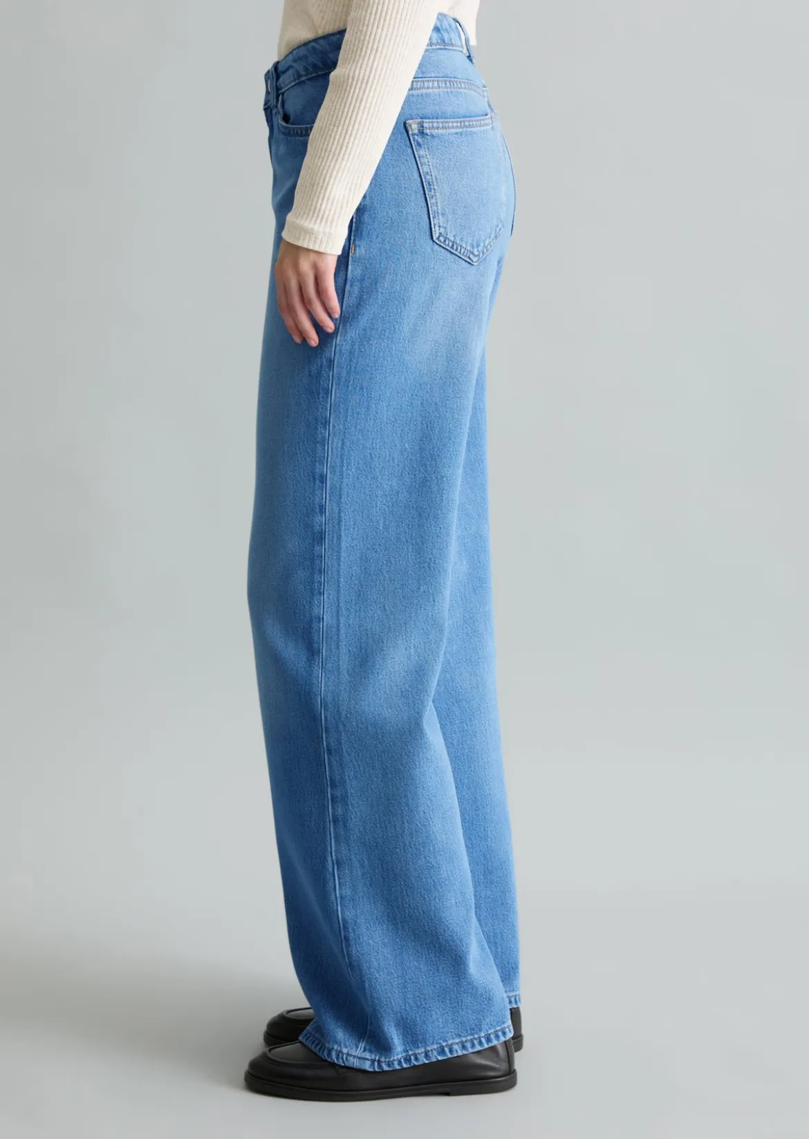 Jeans Model Grethe loose flared aus Lyocell-Mix ohne Stretch
