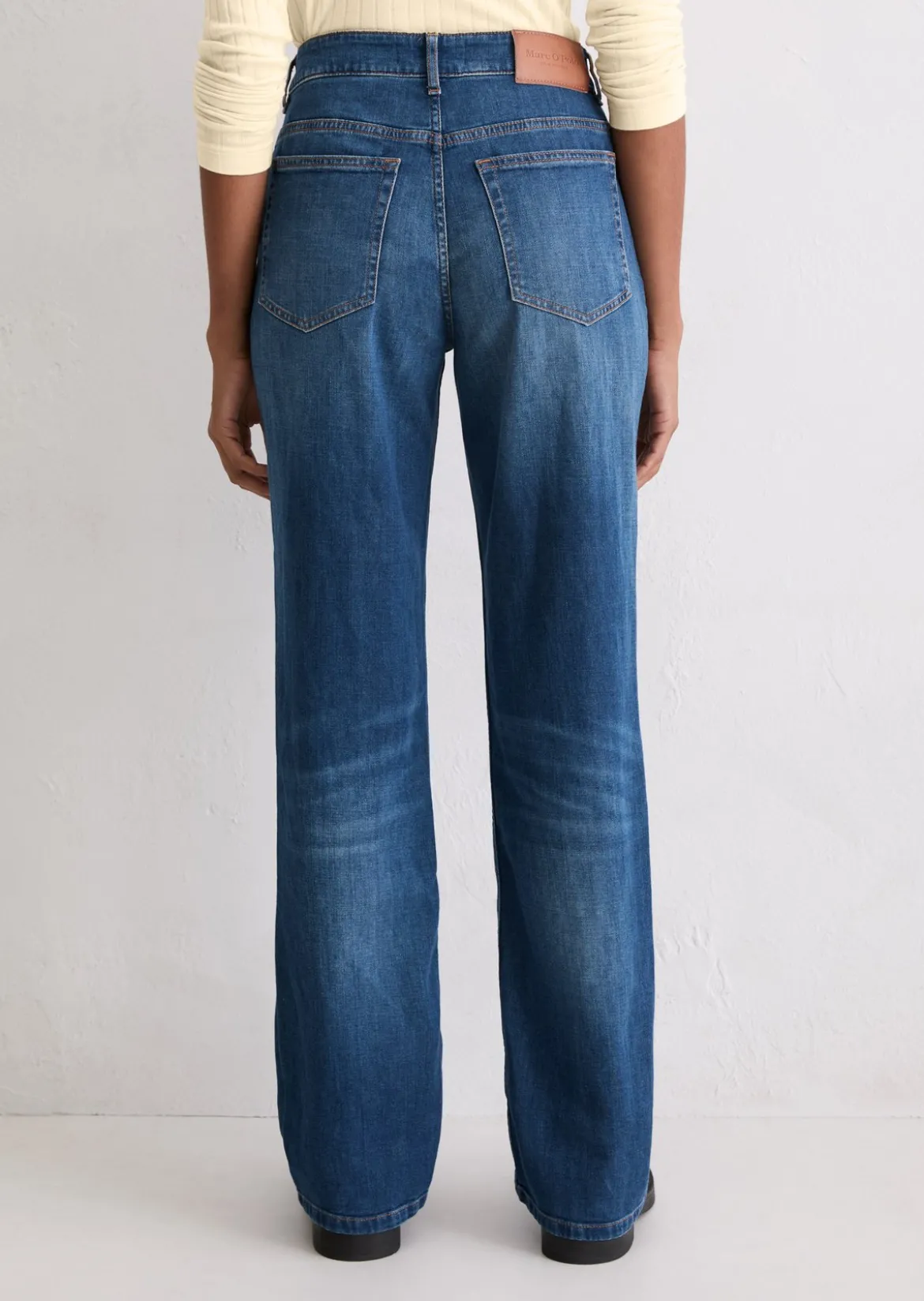 Jeans Model Kiruna flared aus Cashmere Touch Denim