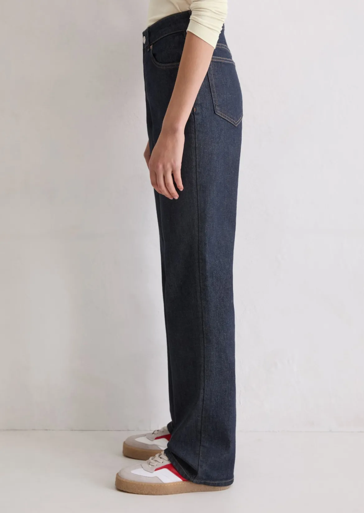 Jeans Model Kiruna flared aus Organic-Cotton-Mix-Stretch