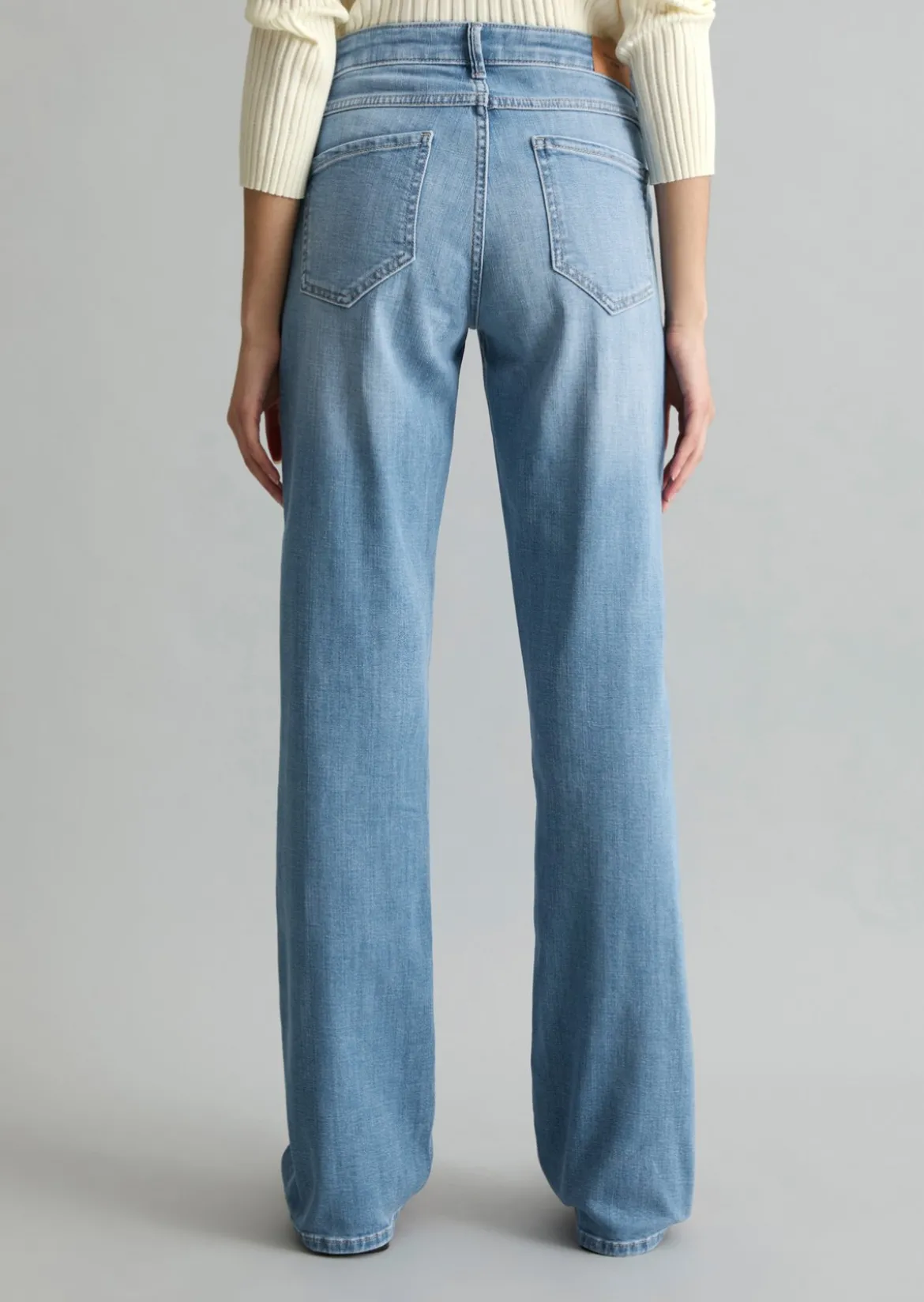 Jeans Model Nella bootcut aus Organic Cotton Stretch