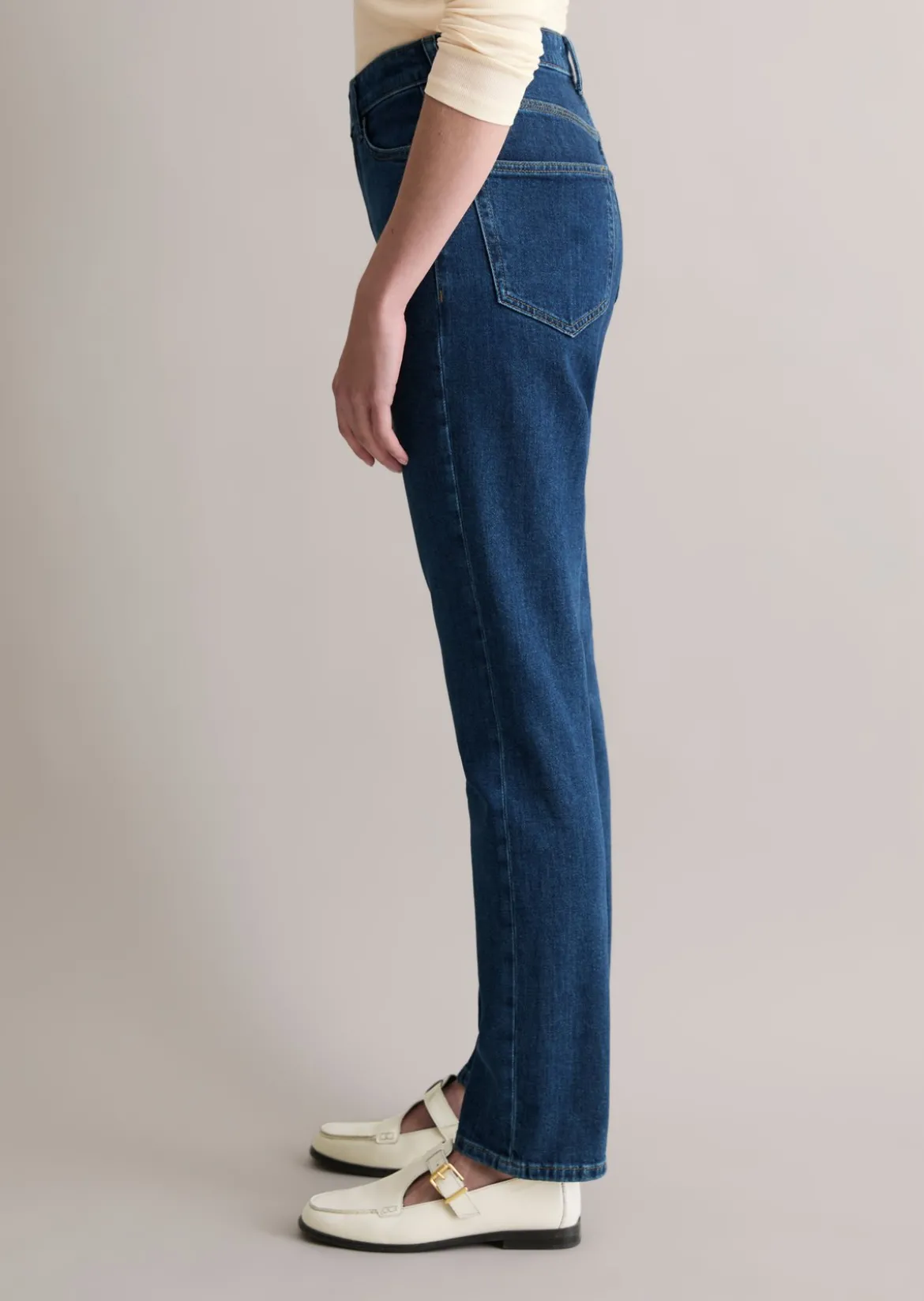 Jeans Model Onna straight aus weichem Organic-Cotton-Lyocell-Stretch