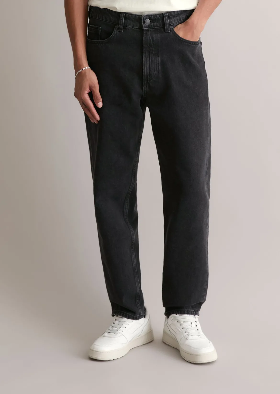 Jeans Model Runne tapered aus reiner Bio-Baumwolle