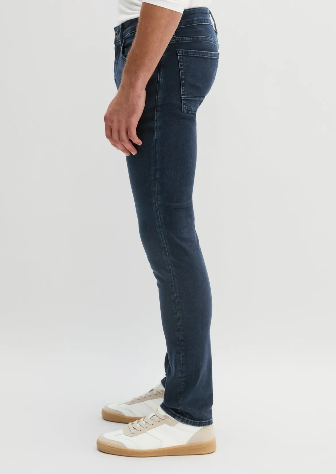 Jeans Model Sjöbo shaped aus hochwertigem Bio-Baumwoll-Mix