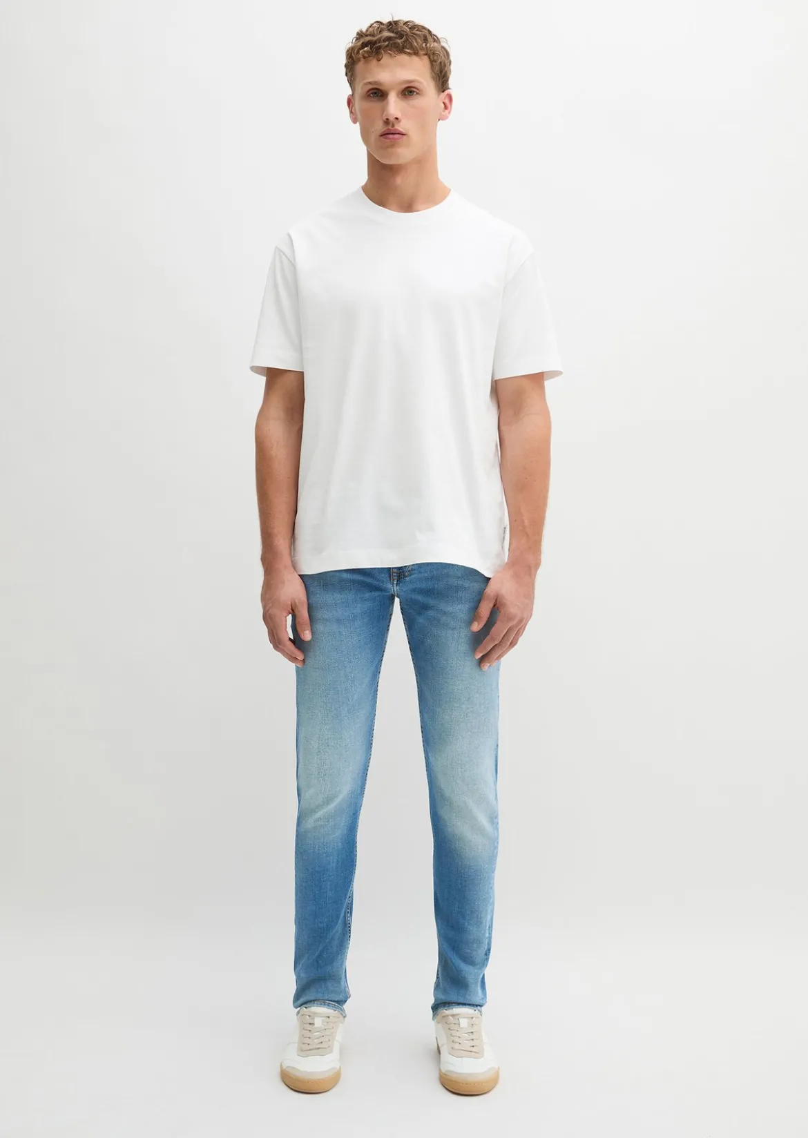 Jeans Model Sjöbo shaped in lässiger Cross-Hatch-Denim Struktur