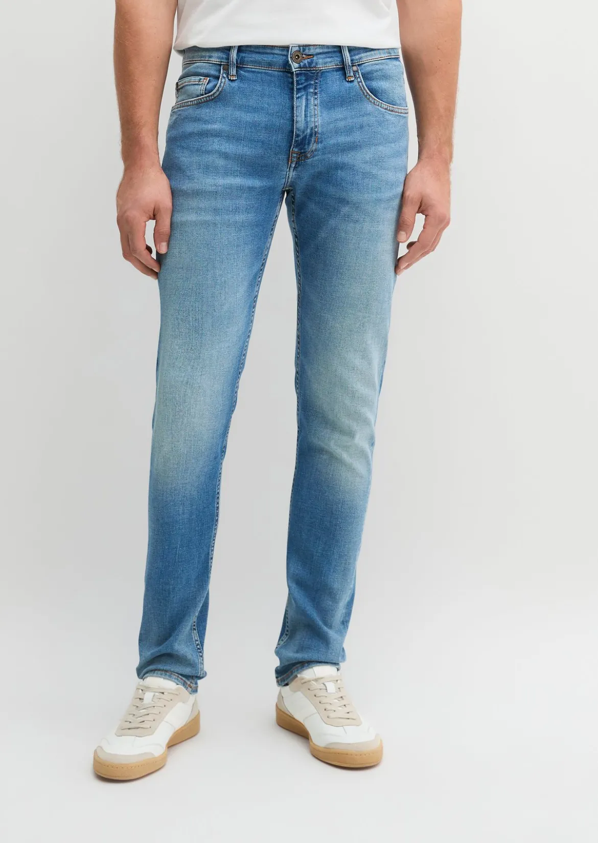 Jeans Model Sjöbo shaped in lässiger Cross-Hatch-Denim Struktur
