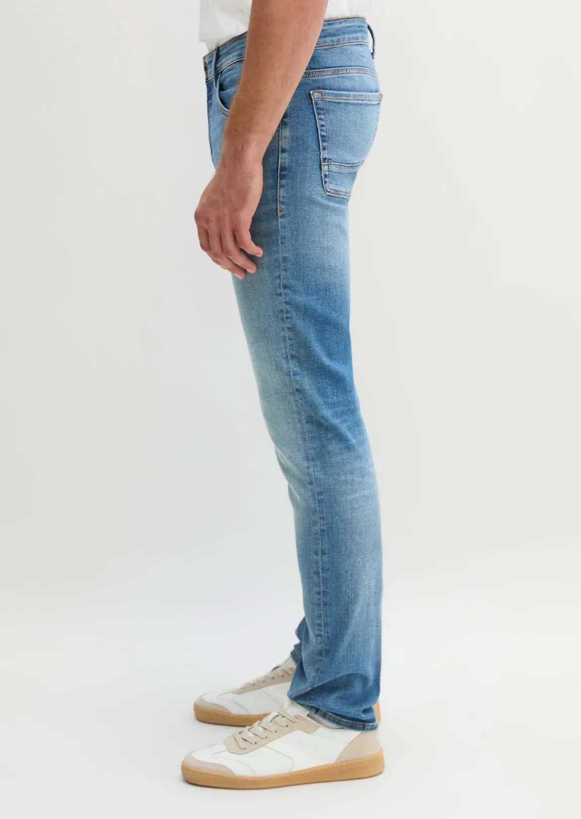 Jeans Model Sjöbo shaped in lässiger Cross-Hatch-Denim Struktur