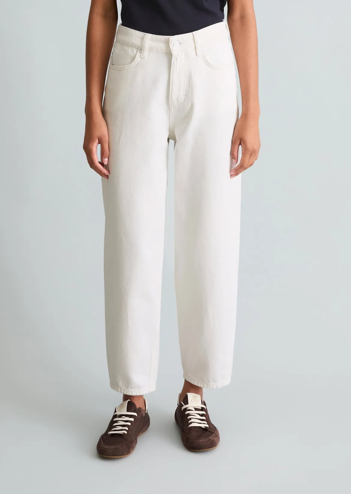 Jeans Model Stine barrel cropped aus Rigid Denim