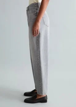 Jeans Model Stine Barrel cropped aus Rigid Denim