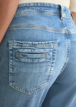 Jeans Model Theda boyfriend cropped mit zwei Knöpfen