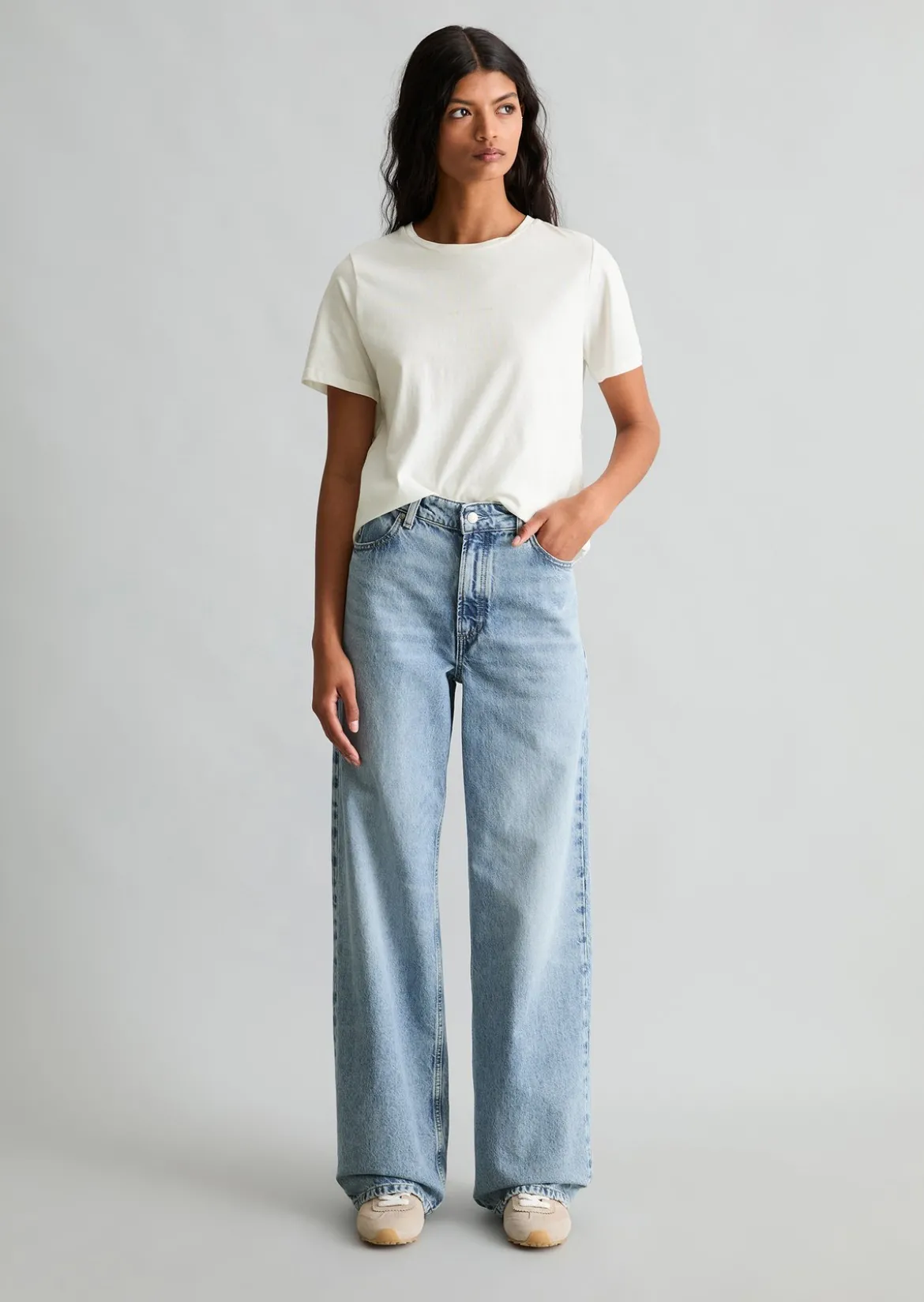Jeans Model Tomma wide aus leichter Bio-Baumwoll-Qualität