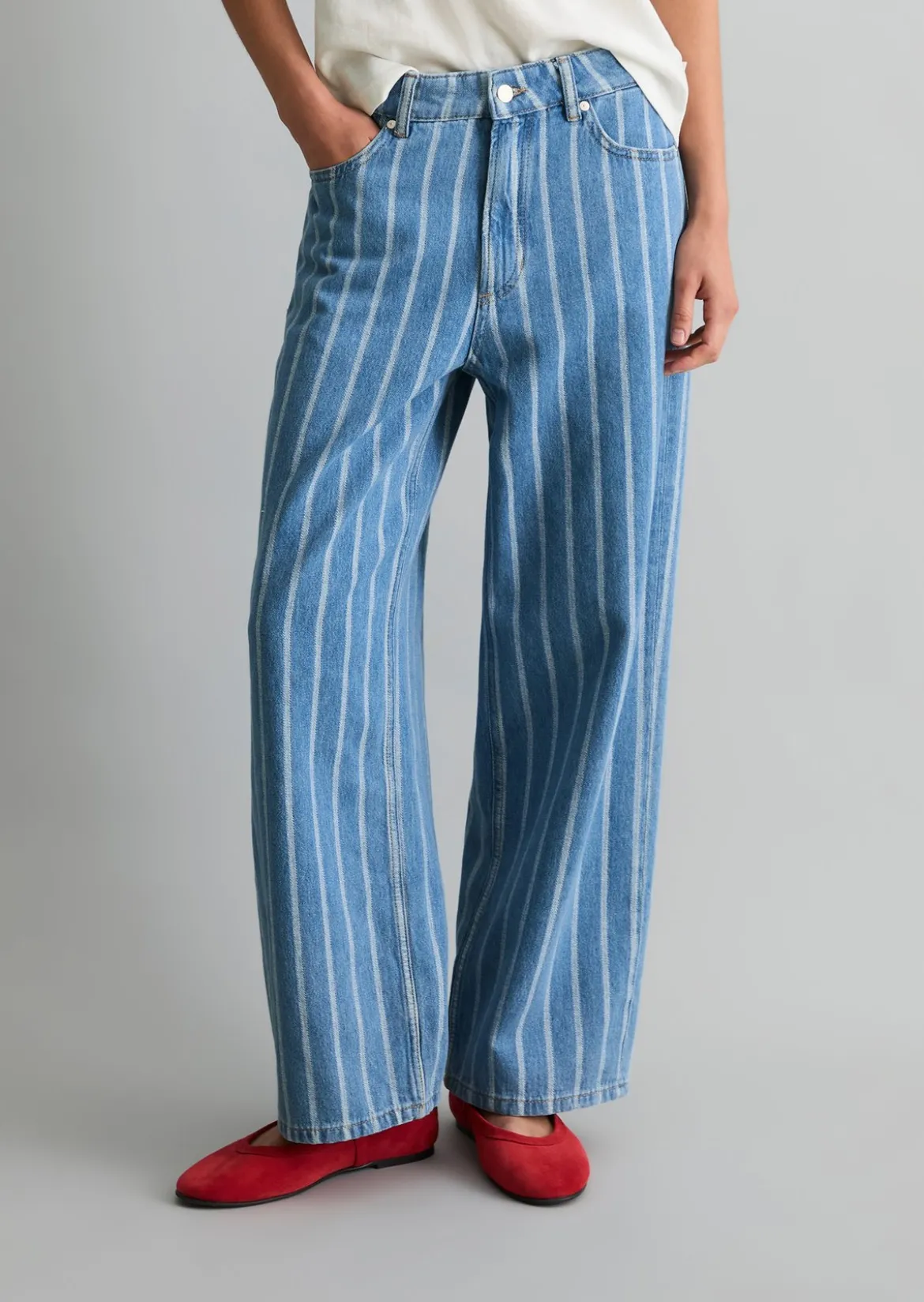 Jeans Model Tomma wide aus leichter Bio-Baumwoll-Qualität