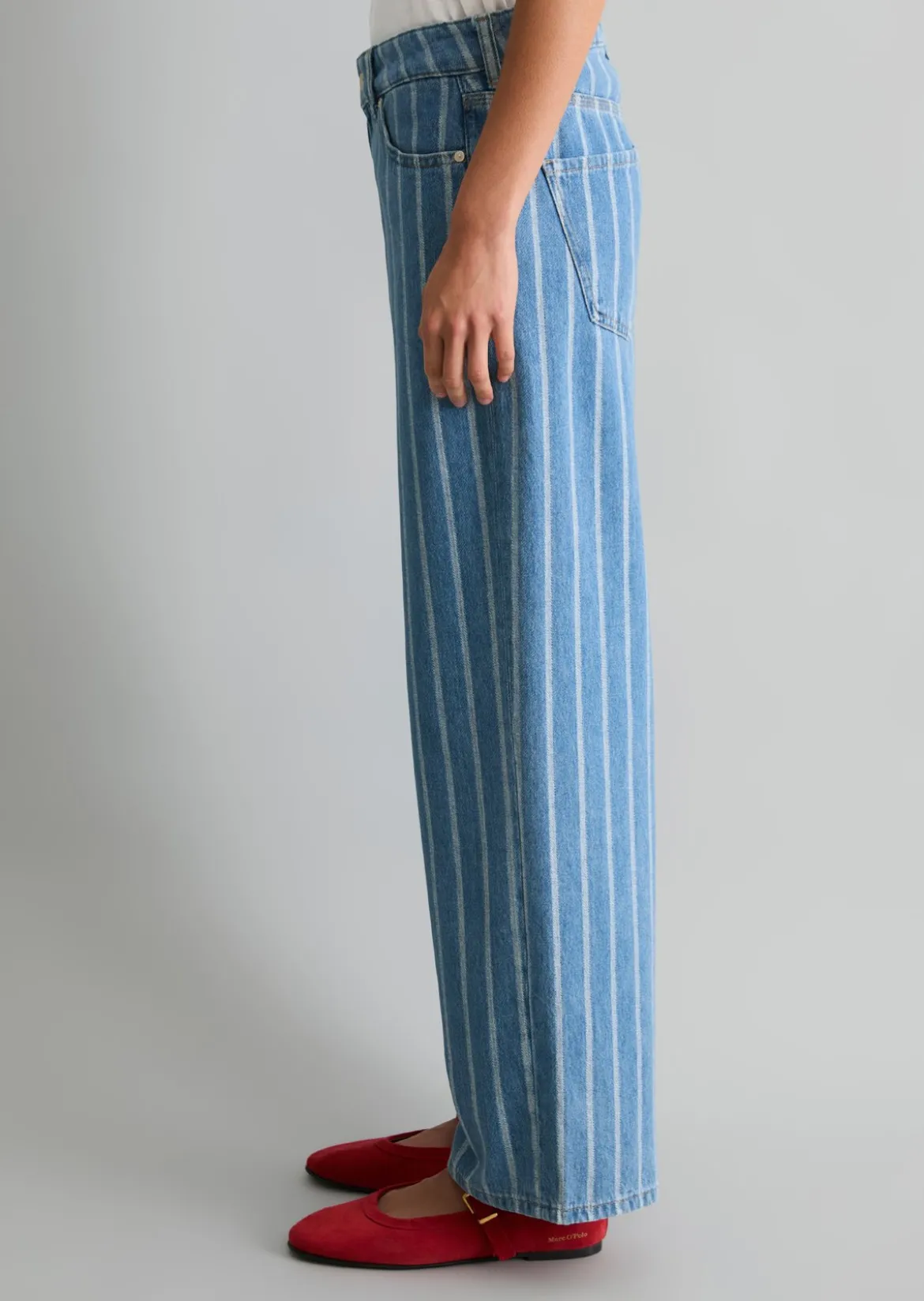 Jeans Model Tomma wide aus leichter Bio-Baumwoll-Qualität