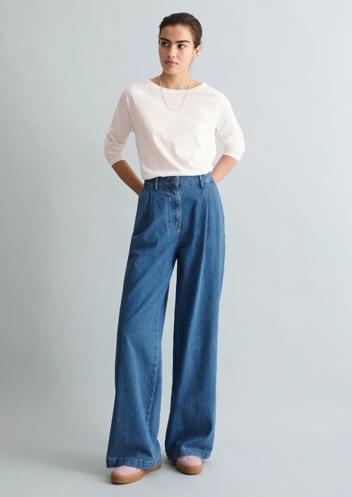 Jeans Model Tomma wide mit Ananasblattfasern