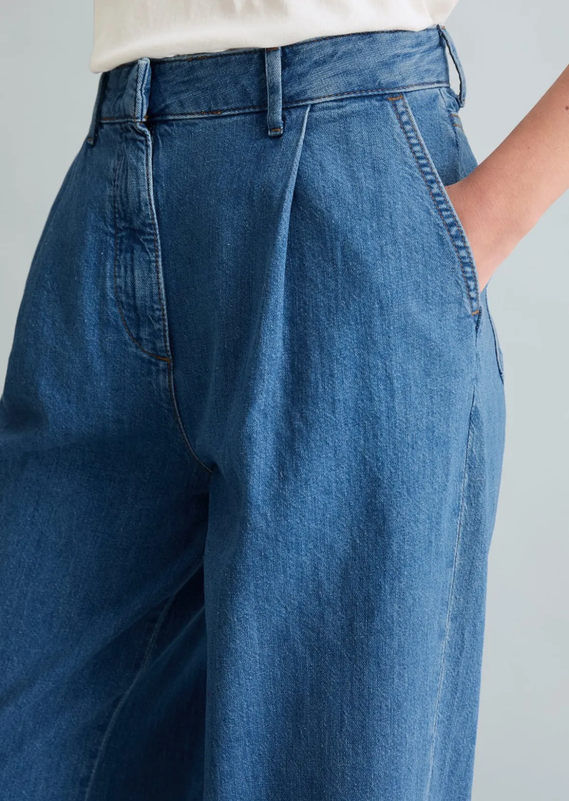 Jeans Model Tomma wide mit Ananasblattfasern