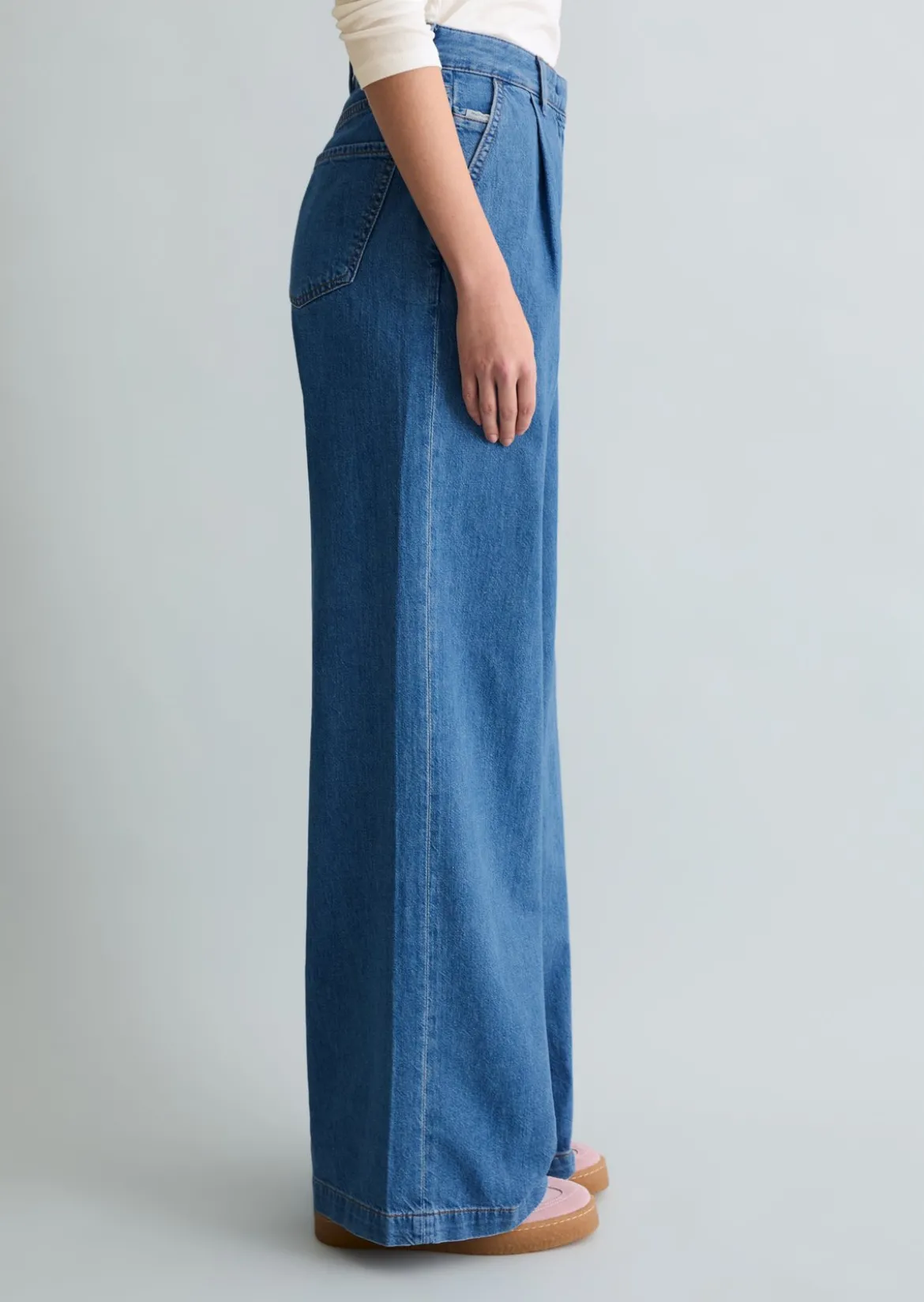 Jeans Model Tomma wide mit Ananasblattfasern