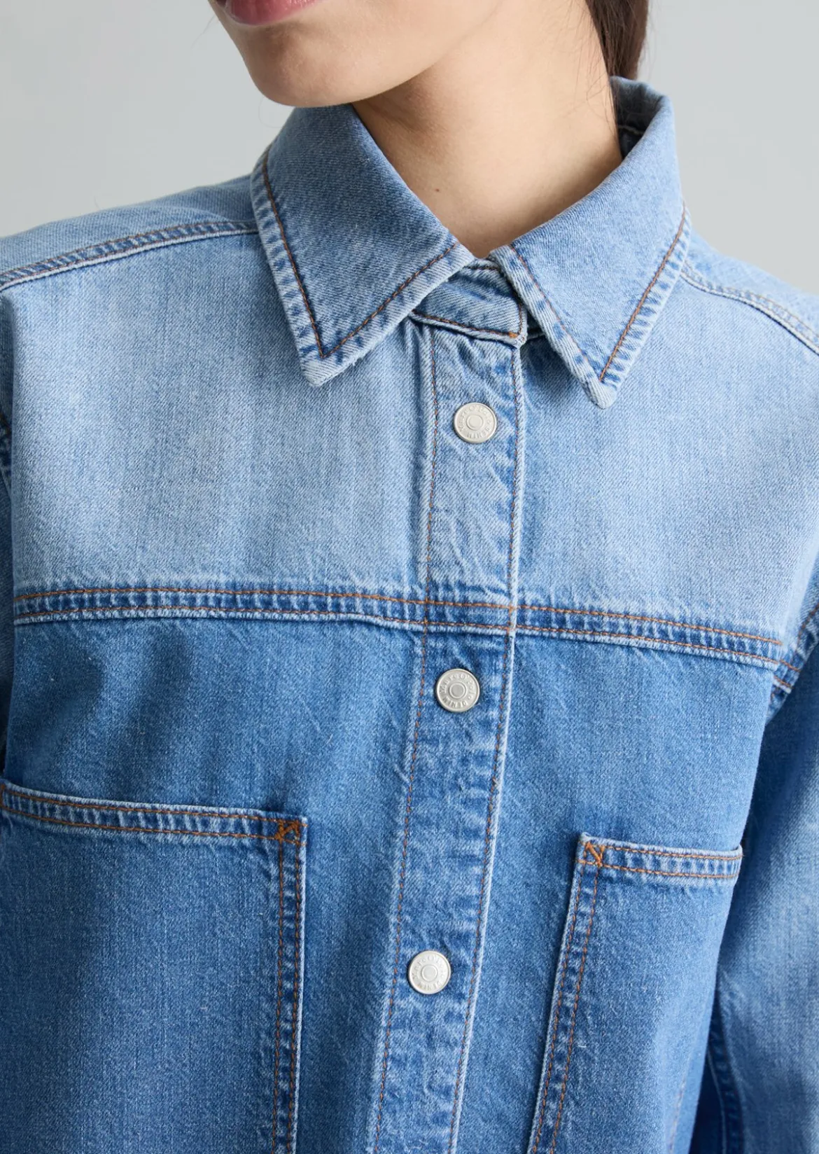 Jeansbluse in Patwork-Optik relaxed mit Ananasblattfasern