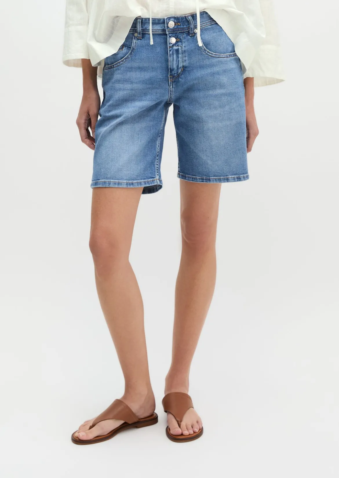 Jeans-Shorts loose aus weichem Organic Cotton-Lyocell-Stretch