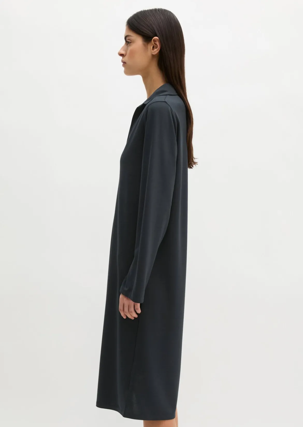 Jerseykleid fitted aus fließendem Soft-Touch-Jersey