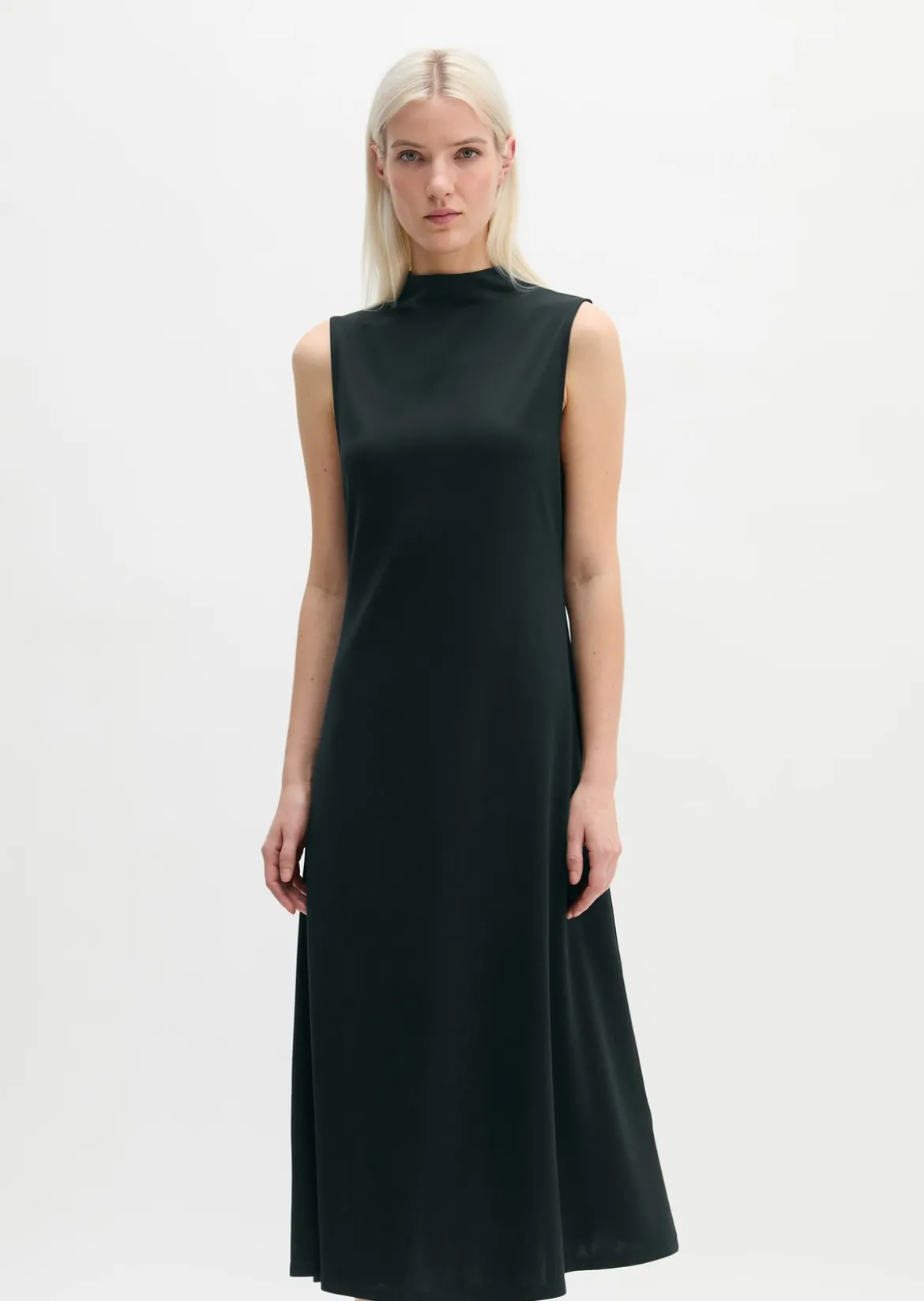 Jerseykleid fitted aus fließendem Soft-Touch-Jersey