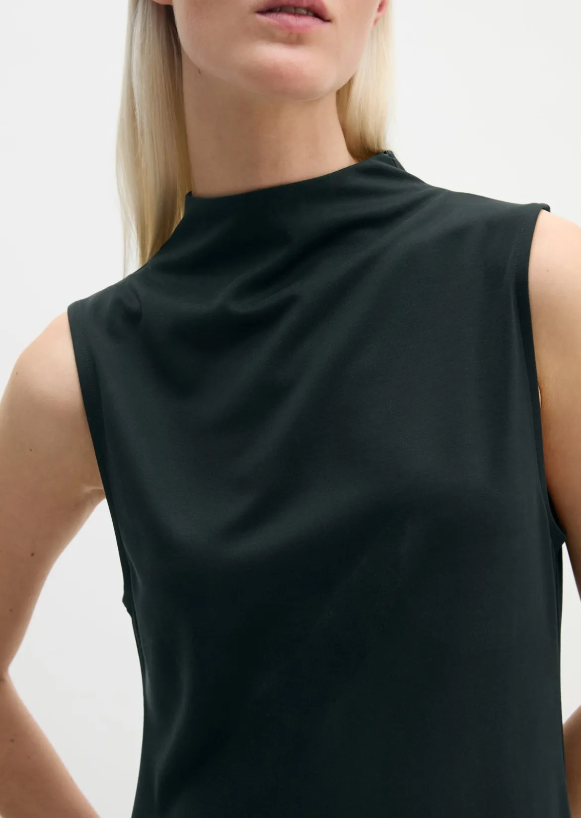 Jerseykleid fitted aus fließendem Soft-Touch-Jersey