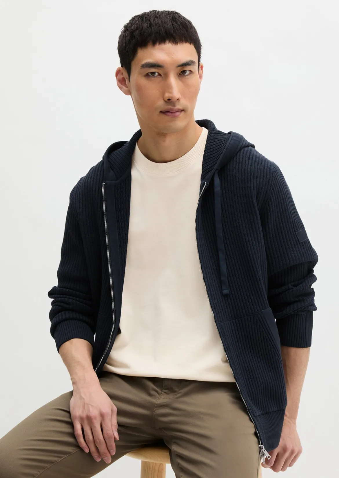 Kapuzen-Strickjacke regular aus reiner Bio-Baumwolle