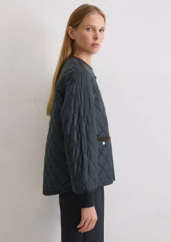 Kragenlose Steppjacke relaxed aus recyceltem Polyester
