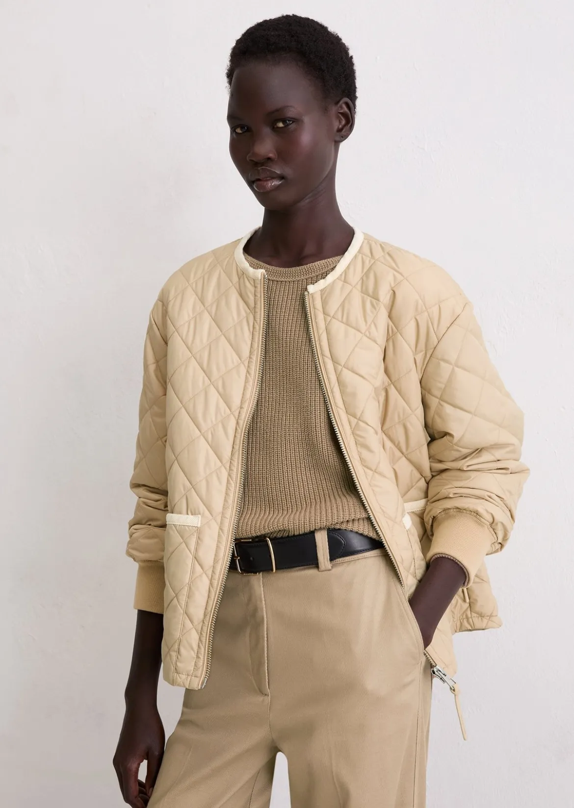 Kragenlose Steppjacke relaxed aus recyceltem Polyester