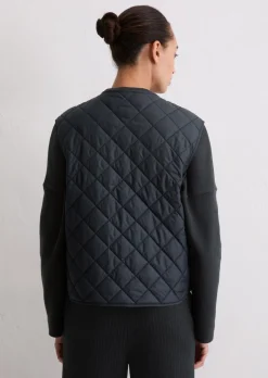Kragenlose Steppweste regular aus recyceltem Polyester
