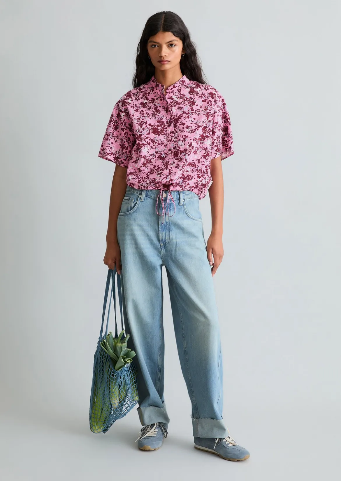 Kurzarm-Bluse relaxed aus bedrucktem Viskose-Mix