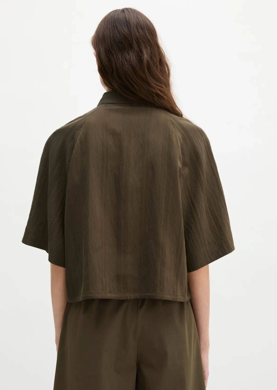 Kurzarm-Crinkle-Bluse relaxed aus LENZING™ ECOVERO™