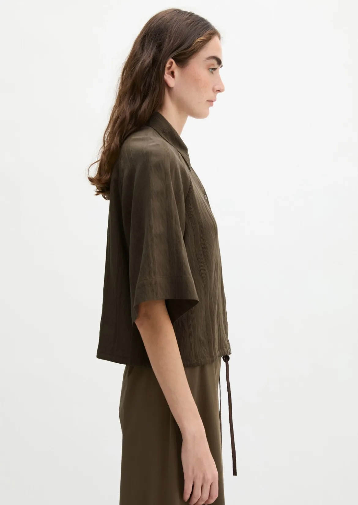 Kurzarm-Crinkle-Bluse relaxed aus LENZING™ ECOVERO™