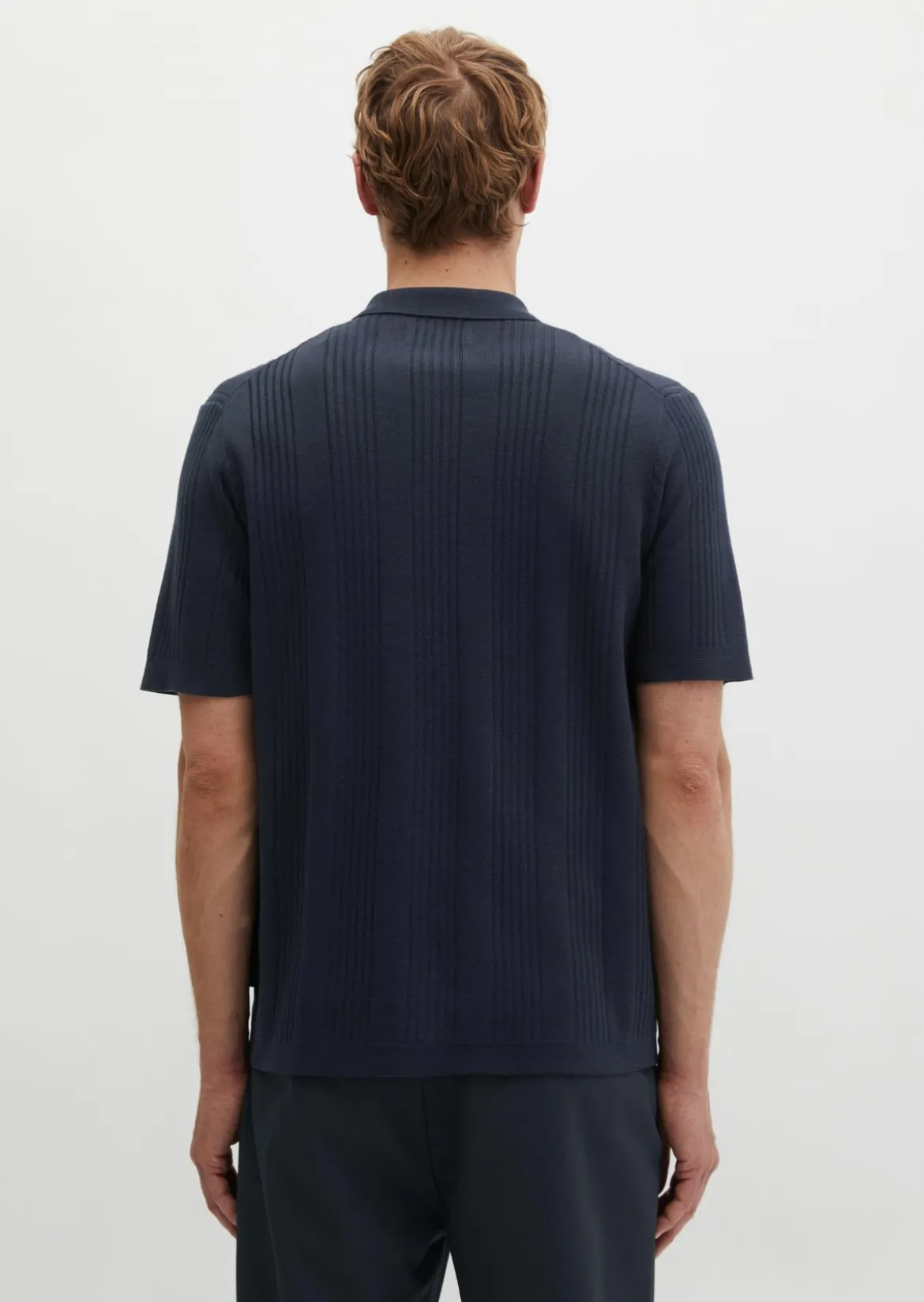 Kurzarm-Feinstrickshirt DFB Travel Collection aus reiner Bio-Baumwolle
