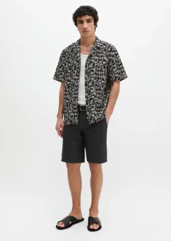 Kurzarm-Hemd regular mit sommerlichem Blattmotiv