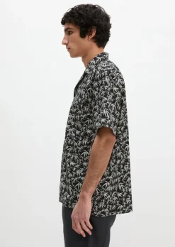 Kurzarm-Hemd regular mit sommerlichem Blattmotiv