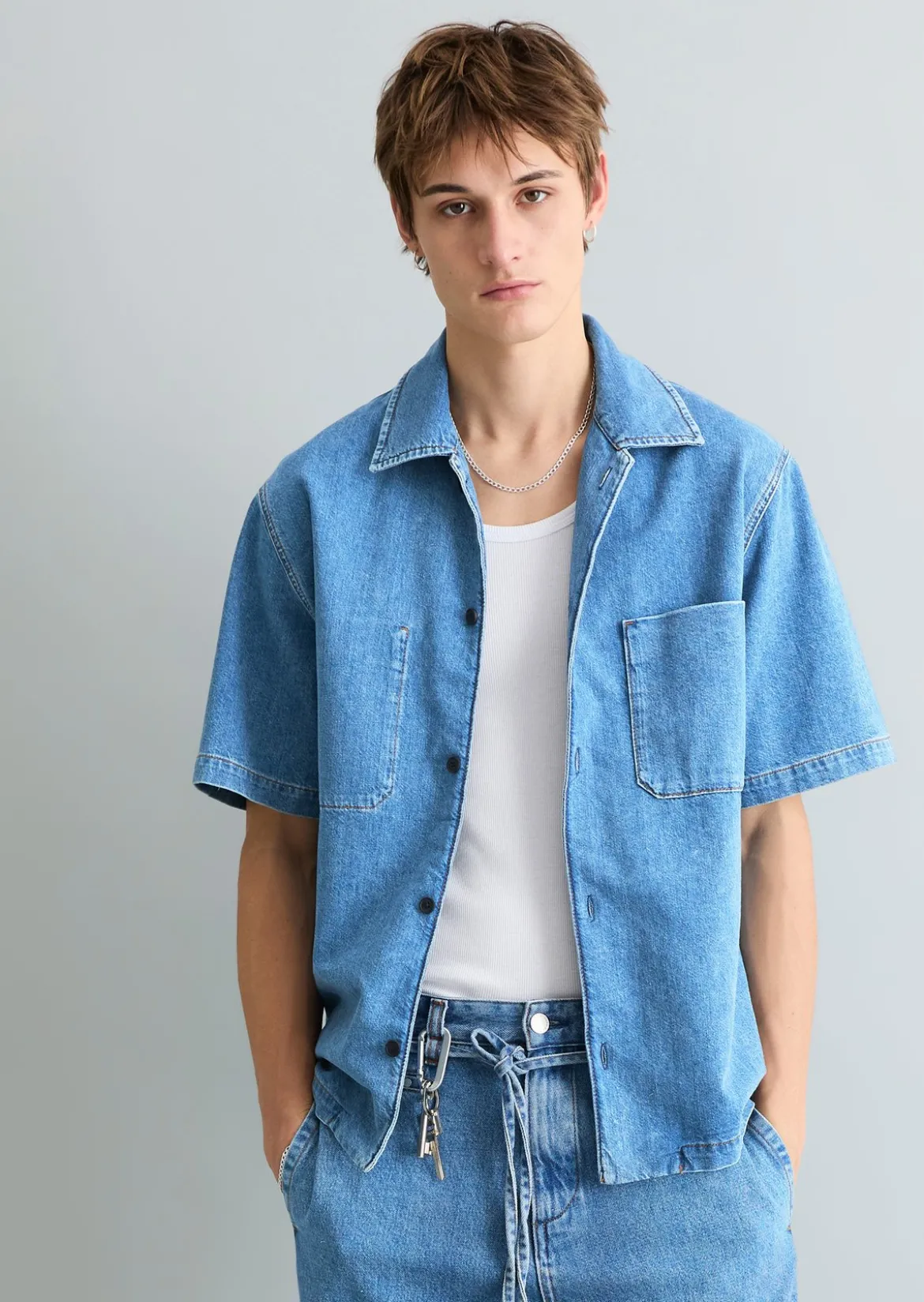 Kurzarm-Jeanshemd regular mit Ananasfasern