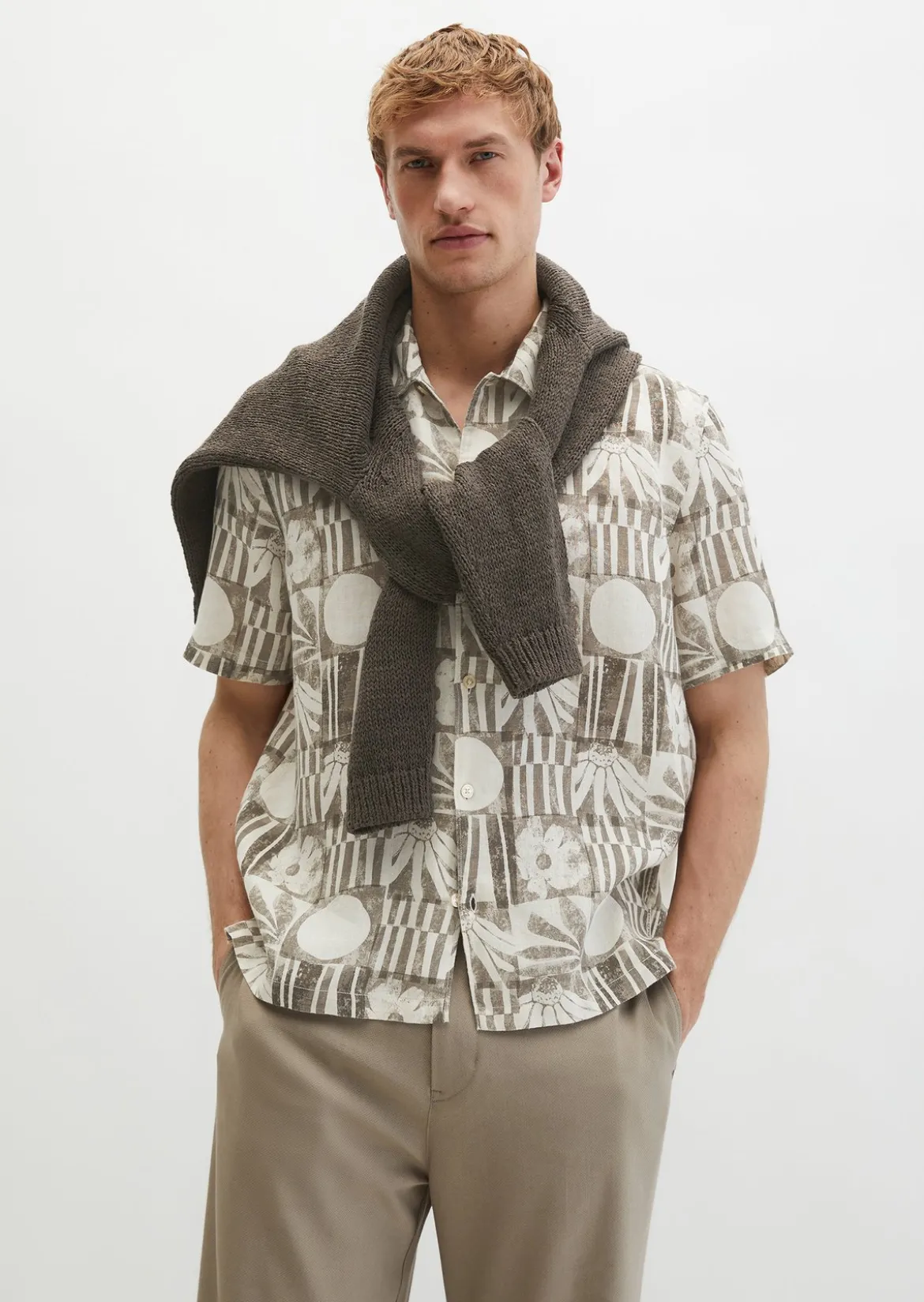 Kurzarm-Leinenhemd regular mit Allover-Print