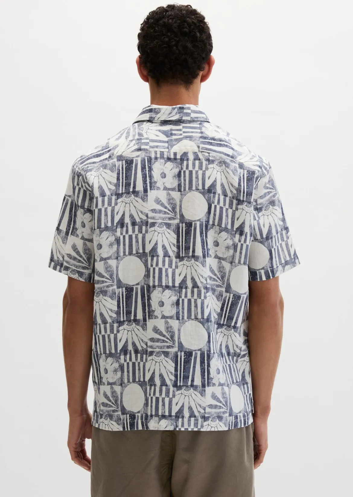 Kurzarm-Leinenhemd regular mit Allover-Print