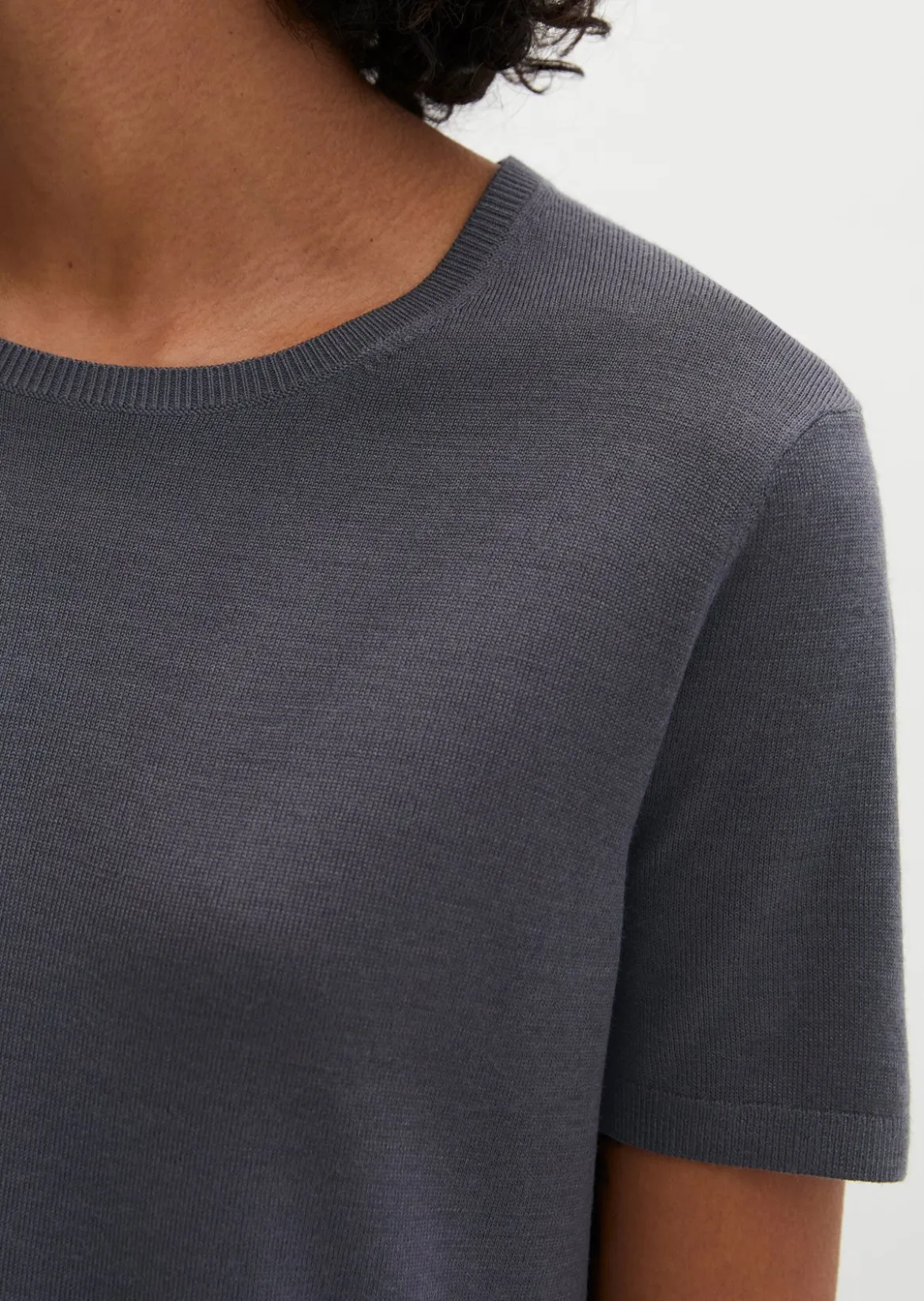 Kurzarm-Pullover regular aus weichem Merinowolle-Viskose-Mix