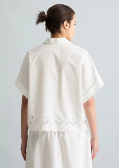 Kurzarm-Spitzenbluse relaxed mit Broderie Anglaise