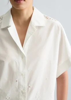 Kurzarm-Spitzenbluse relaxed mit Broderie Anglaise