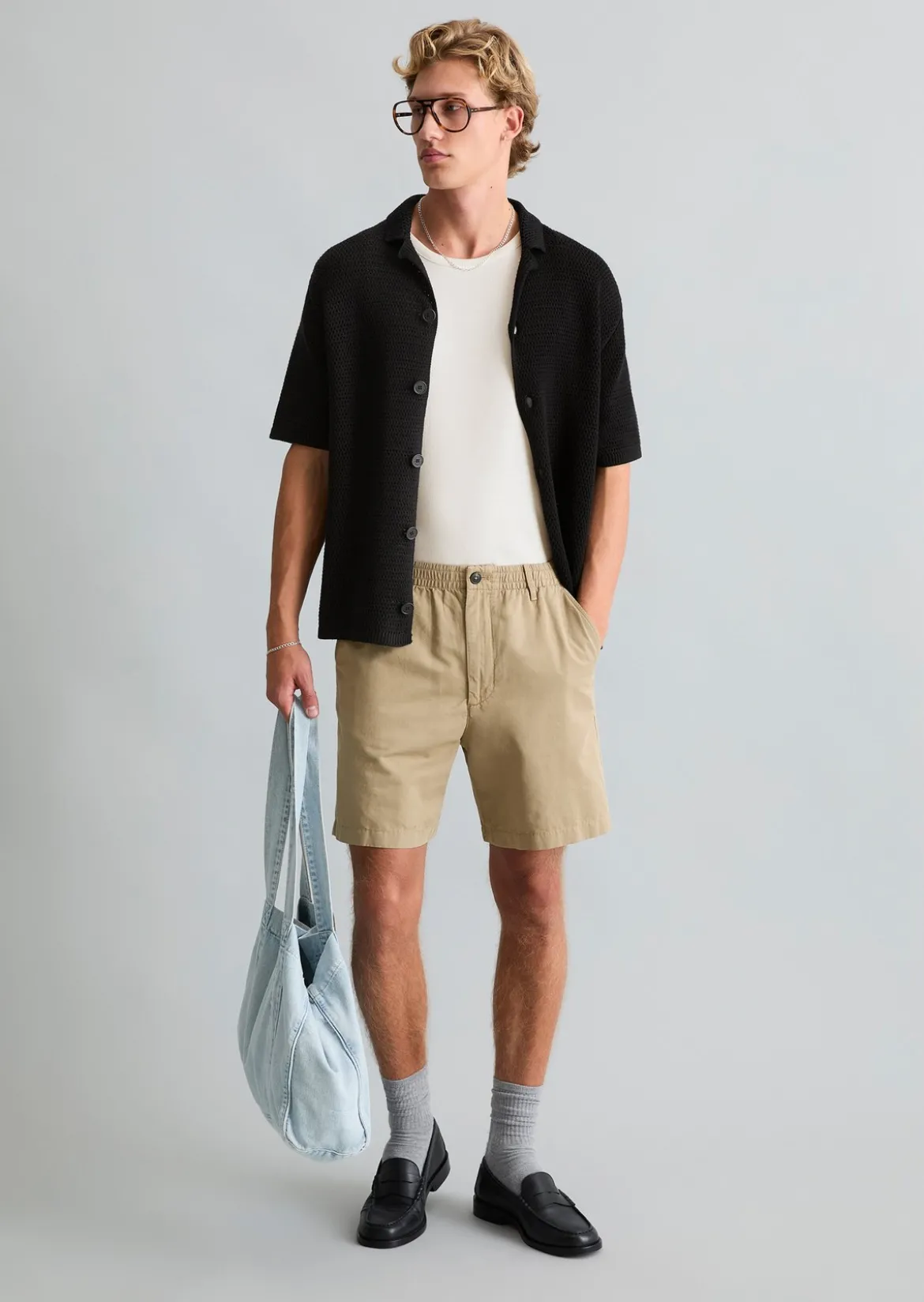 Kurzarm-Strickjacke relaxed mit Lochstruktur