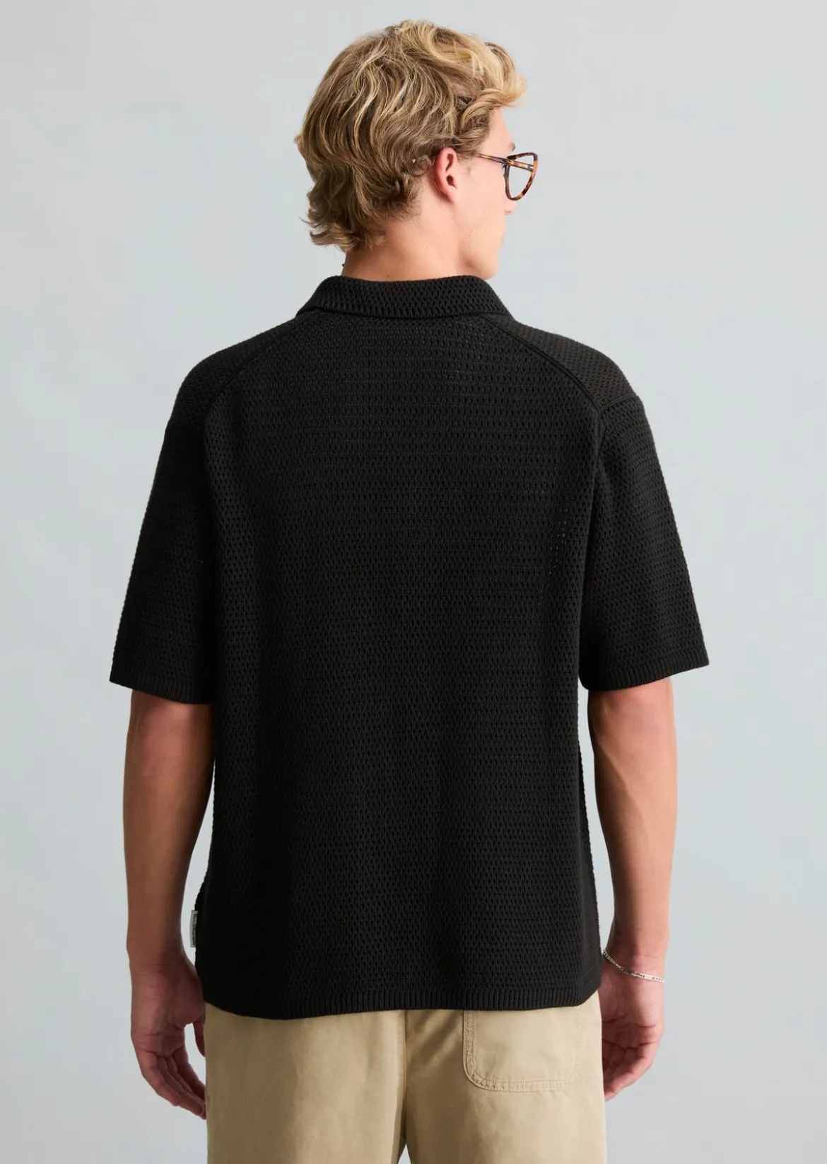 Kurzarm-Strickjacke relaxed mit Lochstruktur