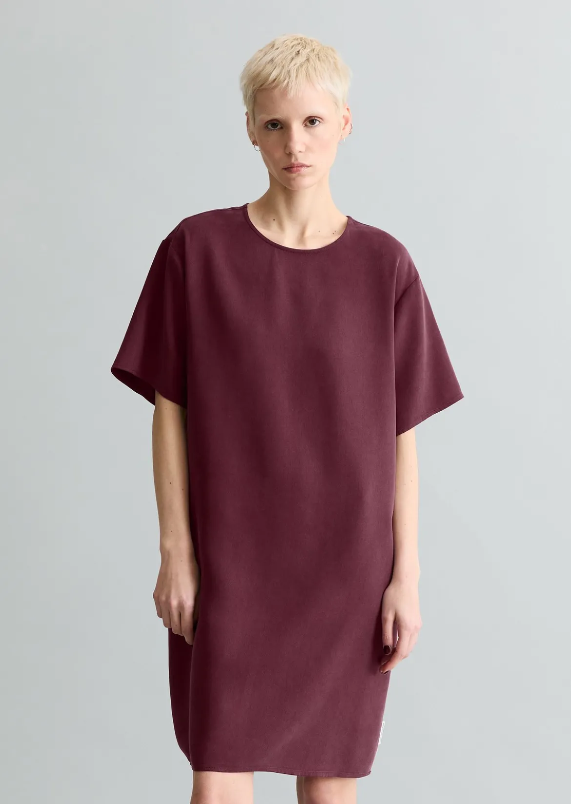 Kurzes Kleid relaxed aus LENZING™ Lyocell