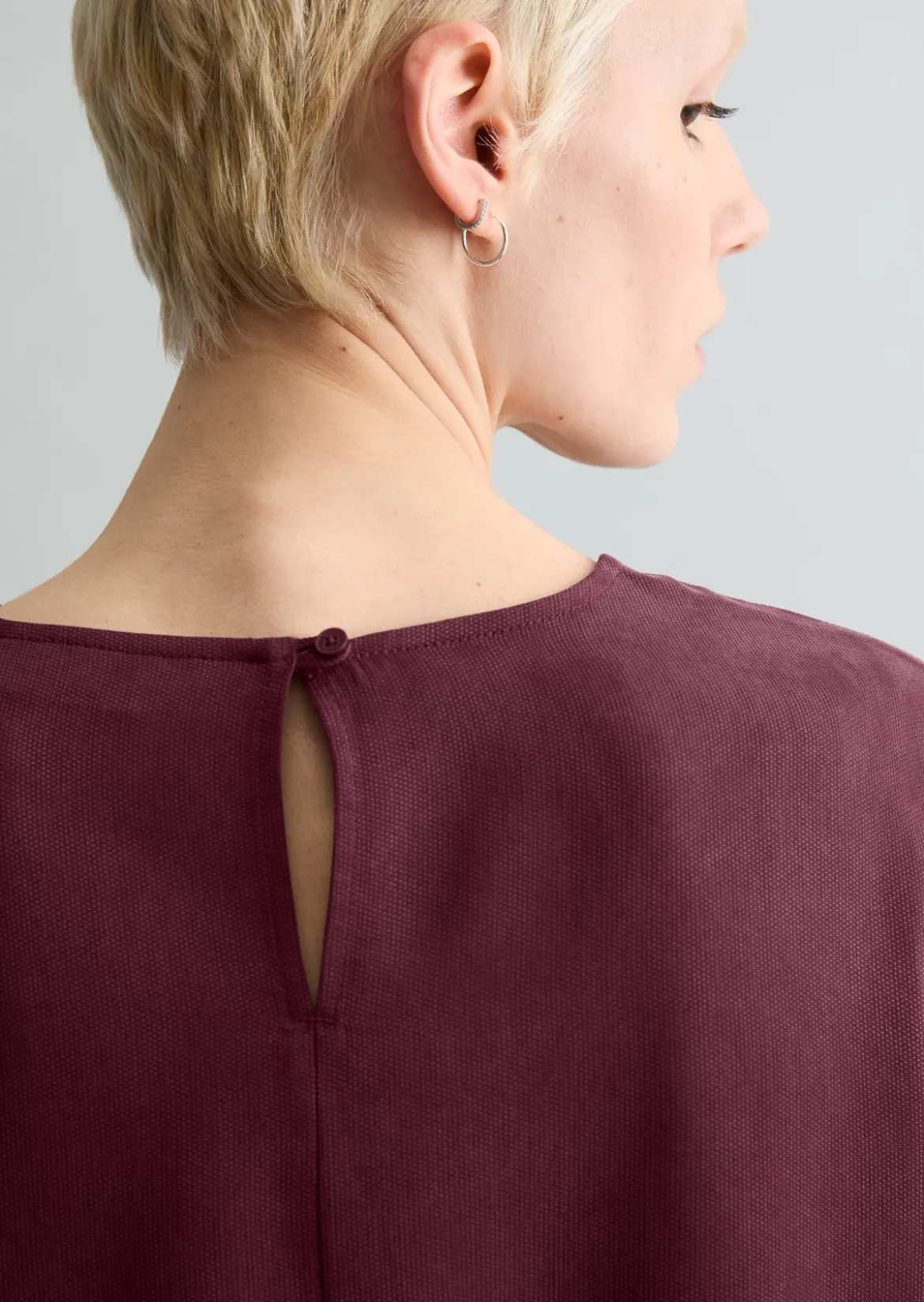 Kurzes Kleid relaxed aus LENZING™ Lyocell