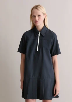 Kurzes Kleid relaxed aus recyceltem Polyester mit Viskose