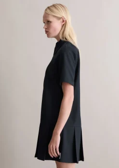 Kurzes Kleid relaxed aus recyceltem Polyester mit Viskose