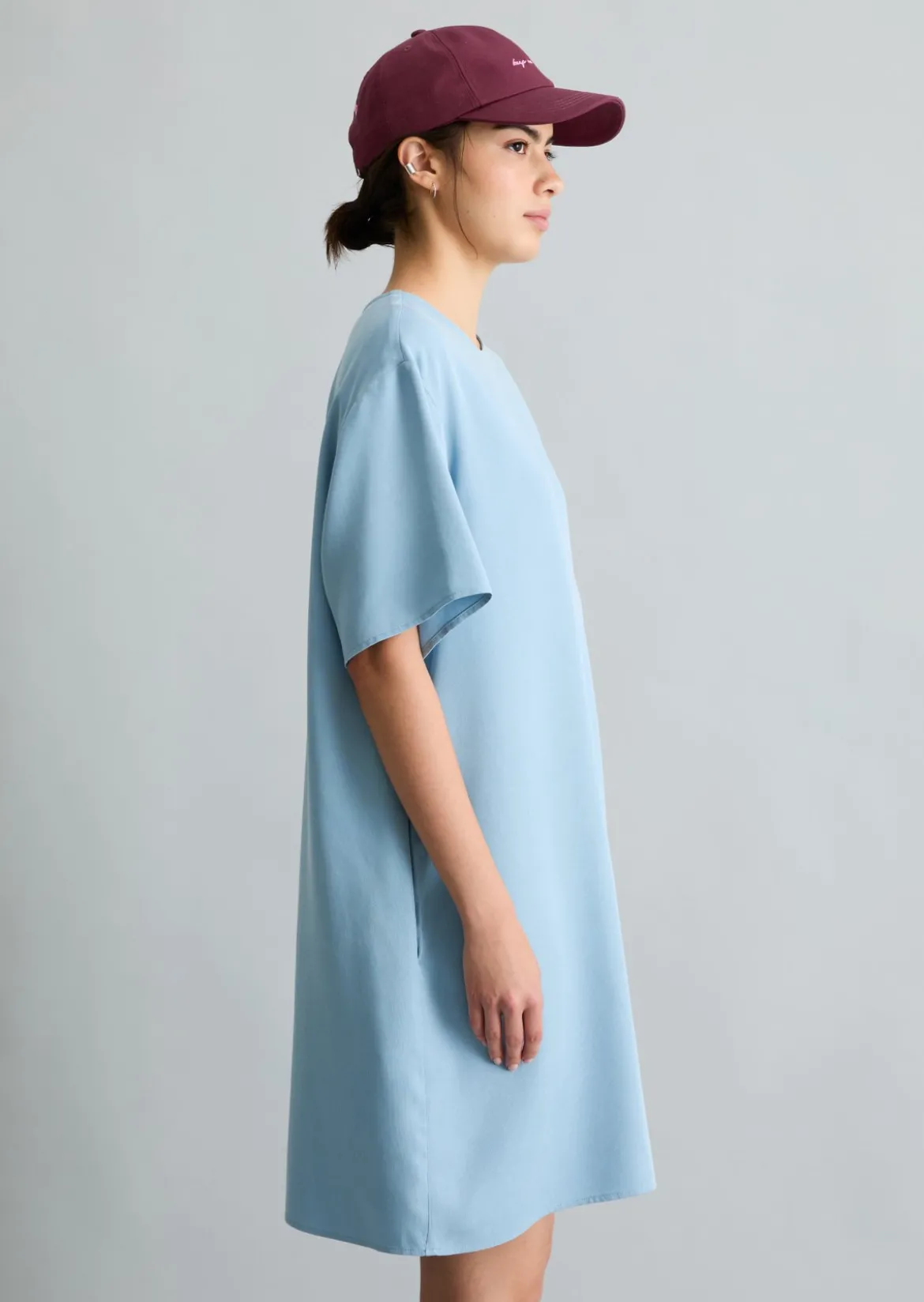 Kurzes Kleid relaxed aus LENZING™ Lyocell