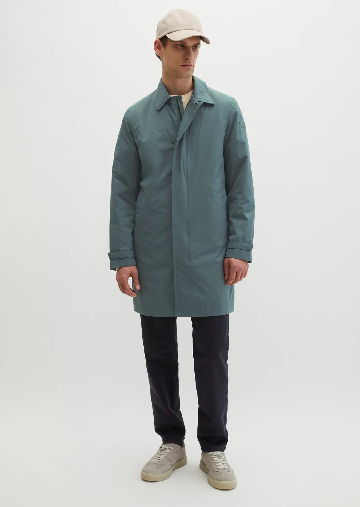 Kurzmantel regular aus recyceltem Polyester