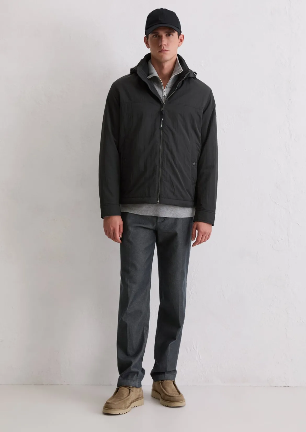 Leicht wattierte Jacke regular mit abnehmbarer Kapuze