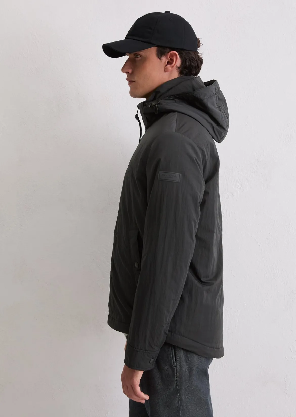 Leicht wattierte Jacke regular mit abnehmbarer Kapuze